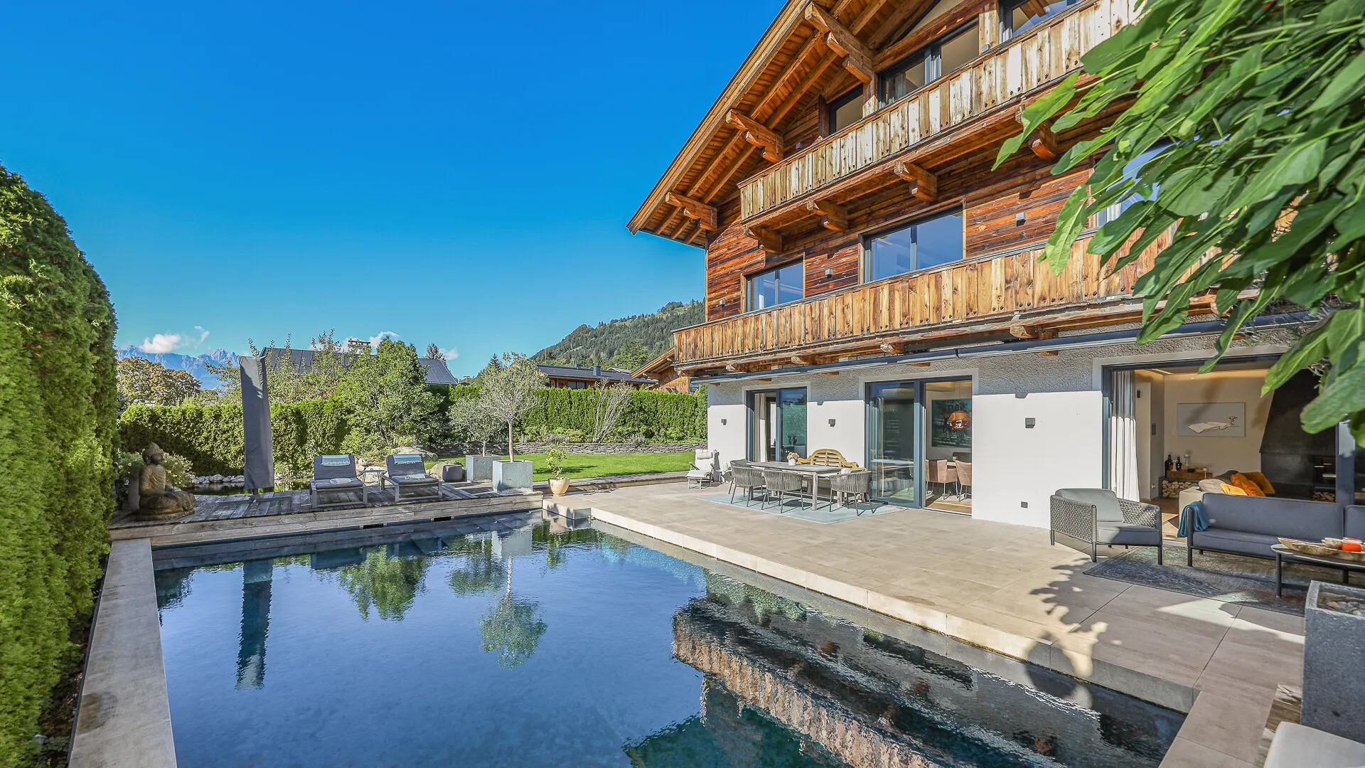 KITZIMMO-Prime Living – Exklusive Villa mit Pool & Panoramablick in Toplage - Immobilien Kitzbühel.