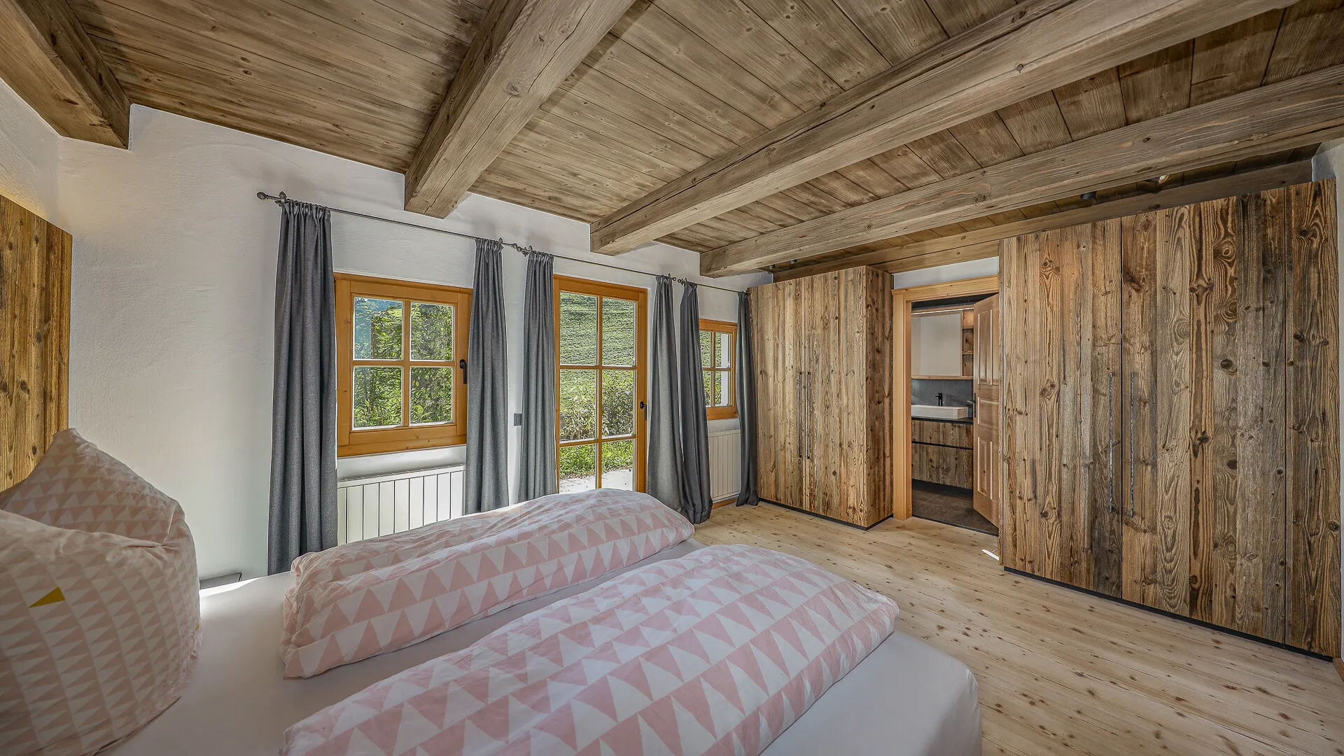 KITZIMMO-Exklusives Ski in / Ski out Chalet mit Kaiserblick - Immobilien Ellmau.