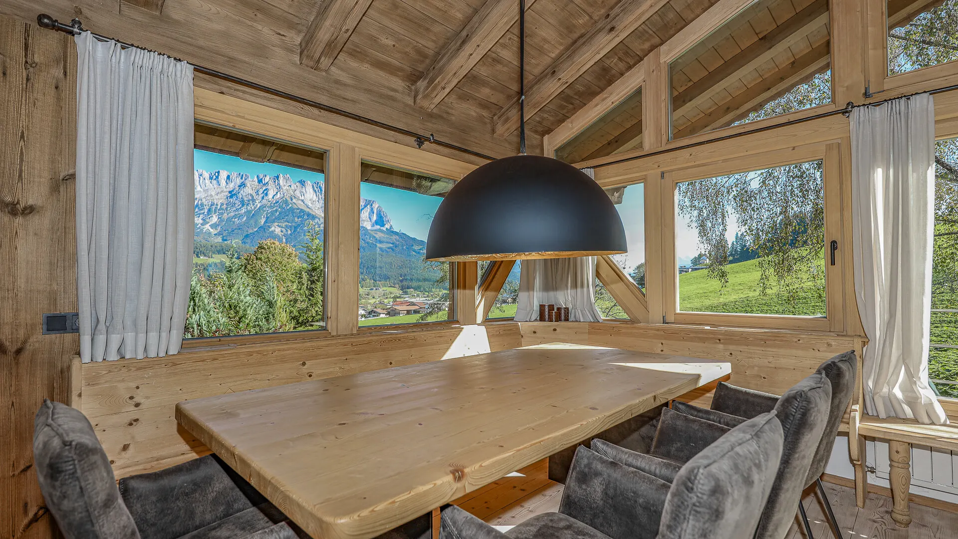 KITZIMMO-Exklusives Ski in / Ski out Chalet mit Kaiserblick - Immobilien Ellmau.