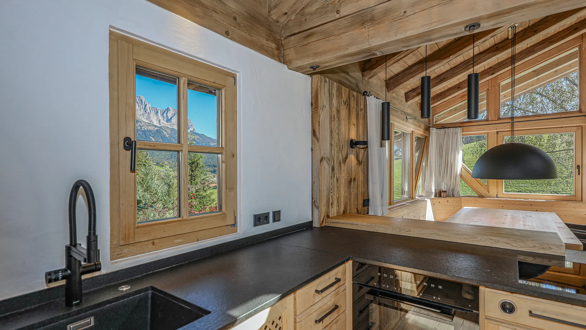 KITZIMMO-Exklusives Ski in / Ski out Chalet mit Kaiserblick - Immobilien Ellmau.