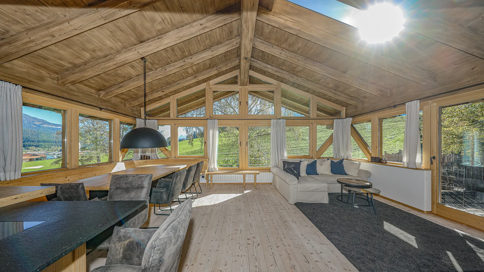 KITZIMMO-Exklusives Ski in / Ski out Chalet mit Kaiserblick - Immobilien Ellmau.