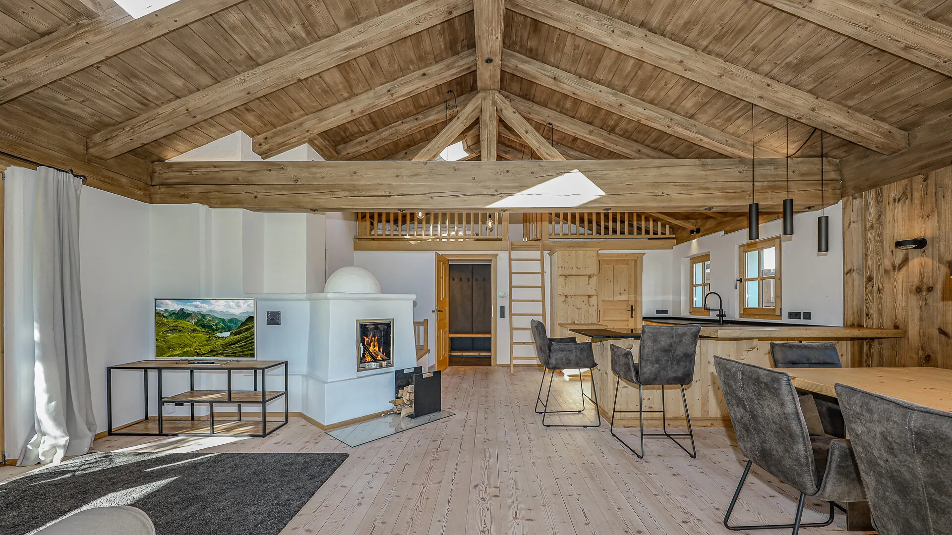 KITZIMMO-Exklusives Ski in / Ski out Chalet mit Kaiserblick - Immobilien Ellmau.
