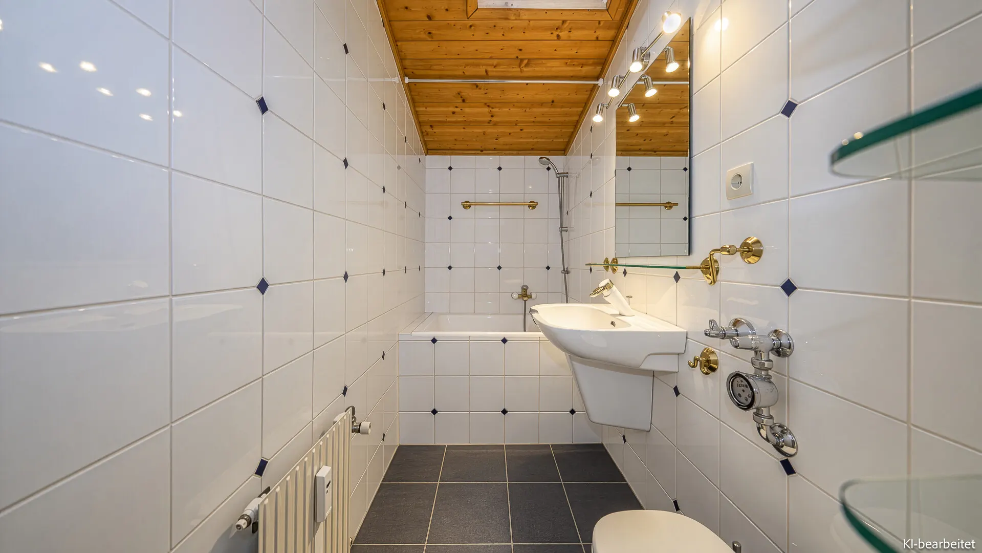 KITZIMMO-Dachgeschosswohnung an der Skipiste mit Kaiserblick kaufen - Immobilien Kitzbühel.-5-12