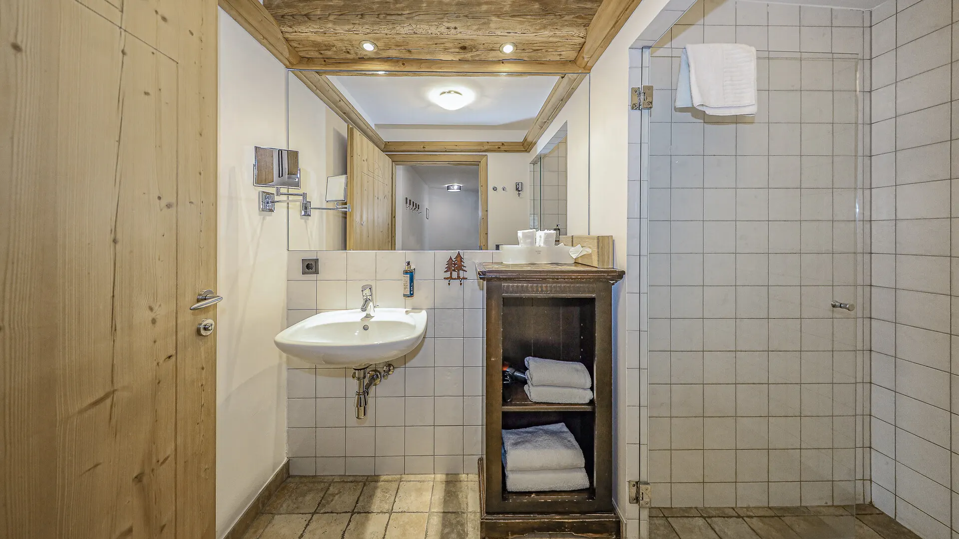 KITZIMMO-Exklusives Apartment mit touristischer Widmung kaufen - Immobilien Kitzbühel.-11