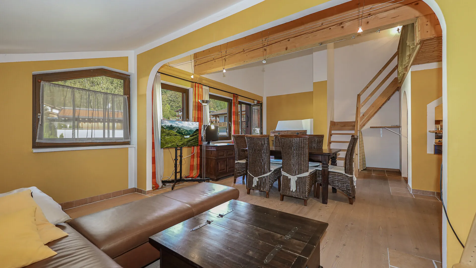 KITZIMMO-Dachgeschosswohnung mit schönem Ausblick kaufen - Immobilien Jochberg.