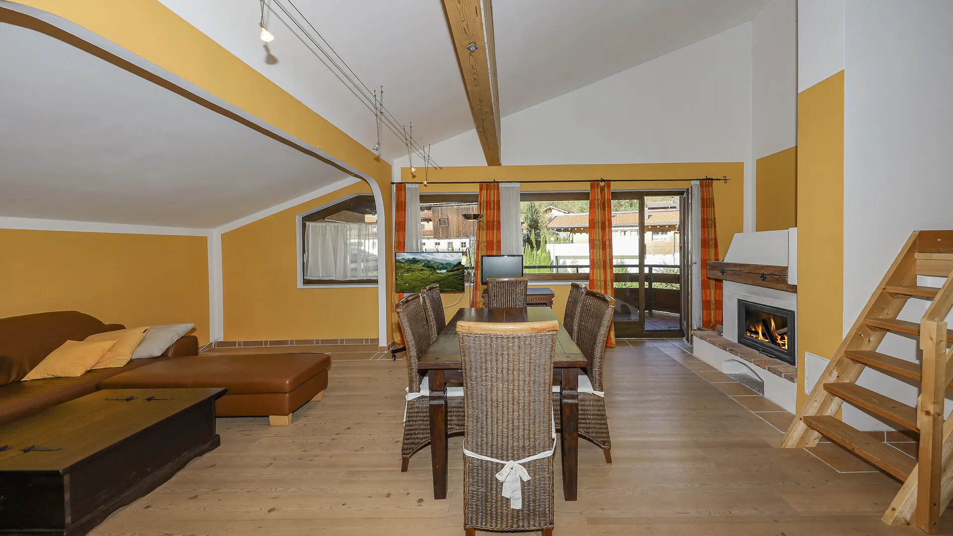 KITZIMMO-Dachgeschosswohnung mit schönem Ausblick kaufen - Immobilien Jochberg.