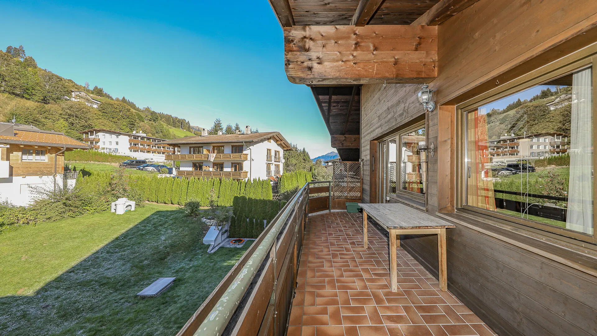 KITZIMMO-Dachgeschosswohnung mit schönem Ausblick kaufen - Immobilien Jochberg.