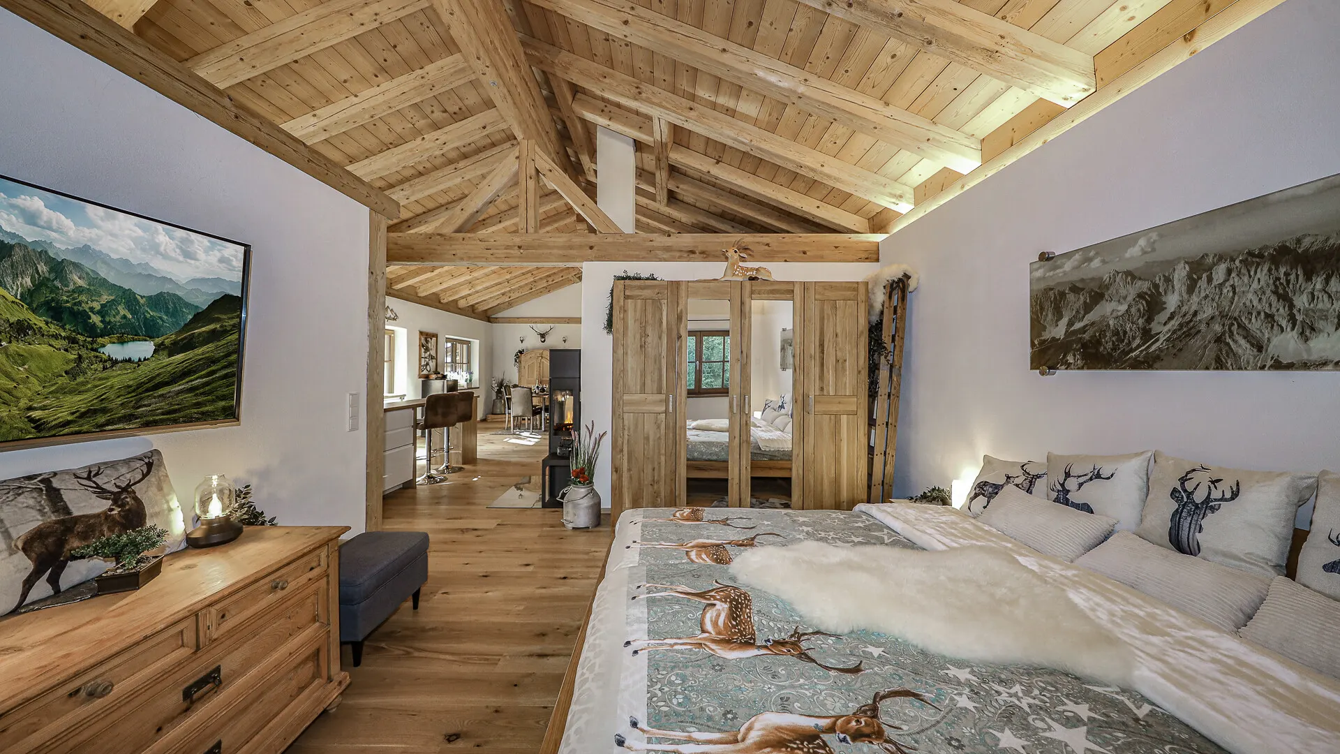 KITZIMMO-Exklusive Dachgeschosswohnung in idyllischer Lage - Immobilien Oberndorf.