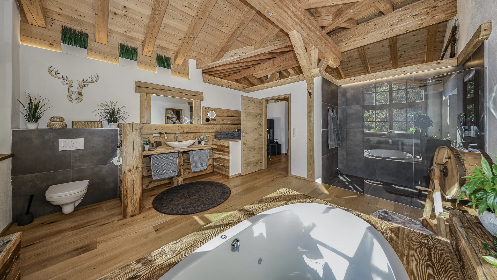 KITZIMMO-Exklusive Dachgeschosswohnung in idyllischer Lage - Immobilien Oberndorf.