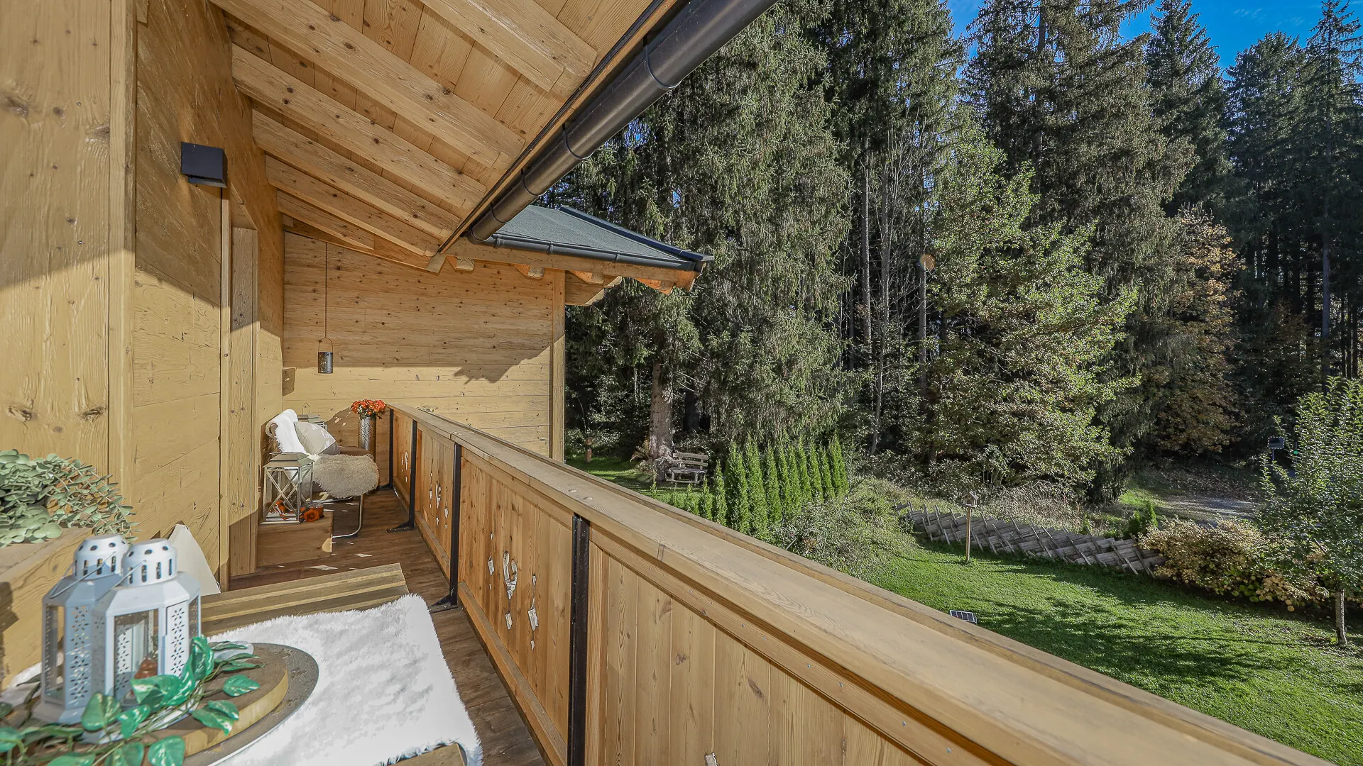 KITZIMMO-Exklusive Dachgeschosswohnung in idyllischer Lage - Immobilien Oberndorf.