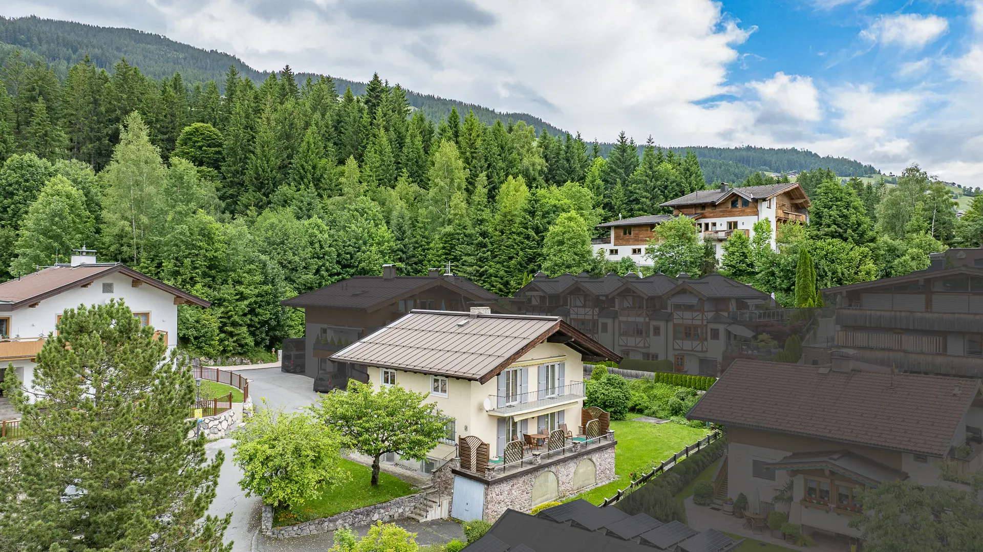 KITZIMMO-Baugrundstück mit Altbestand in sonniger Ruhelage kaufen - Immobilien Kirchberg.